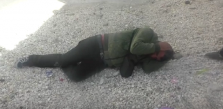 Videographer attacked in Hebron (image from video by B'Tselem)