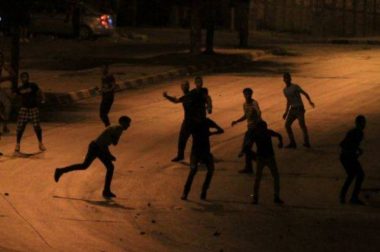 Palestinian youth throwing stones (archive image)