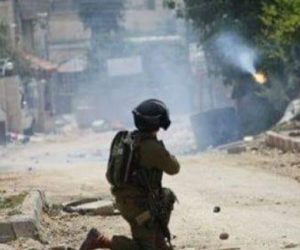 Israeli Forces Storm Beit Ummar, Palestinians Suffocate on Tear-Gas