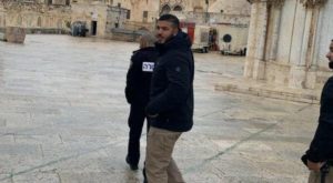 Israeli Forces Arrest Al-Aqsa Guard, Extremist Settlers Storm Mosque