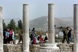 Israeli Army, Dozens of Settlers Invade Ancient Plot in Sebastia