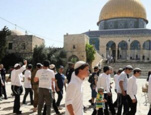 Illegal Israeli Colonizers Storm Al-Aqsa Mosque in Occupied Jerusalem