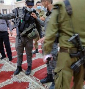 WAFA: “Hundreds Of Israeli Colonists Invade Thee Ibrahimi Mosque in Hebron”
