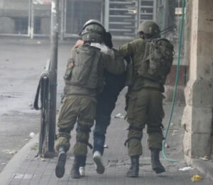 Israeli Forces Abduct Three Palestinians in Hebron, Nablus