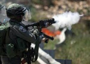 Israeli Army Injures Dozens of Palestinians Near Hebron
