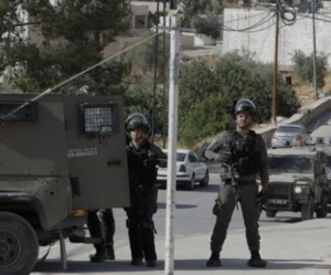 Soldiers, Colonizers Injure Three Palestinians Near Qalqilia