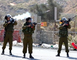  Israeli Soldiers Abduct And Injure Many Palestinians in West Bank