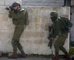Soldiers Shoot A Palestinian In His Car, Abduct Another, In Al-Biereh