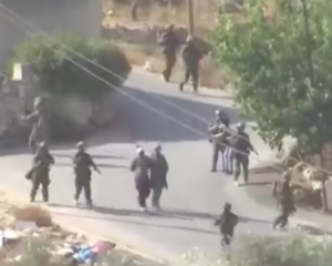 Israeli Forces Abduct Five Palestinians, Injure Others, in Bethlehem