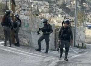 Israeli Soldiers Confiscate A Palestinian Car Near Bethlehem