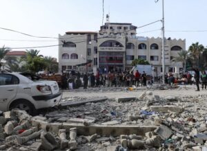 Israeli Army Continues PRCS Hospital Siege In Khan Younis