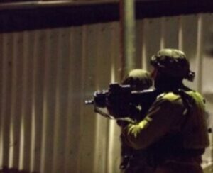 Israeli Soldiers Shoot a Palestinian, Abduct Him, in Jerusalem