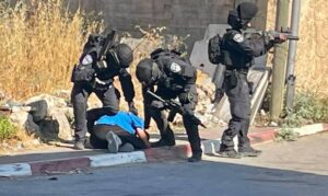 Israeli Forces Shoot One, Abduct Nine, in Ramallah