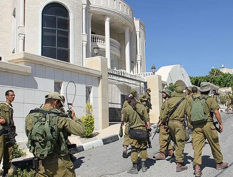 Israeli forces seize homes, establish military posts in Ramallah area
