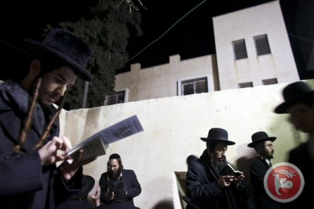Hundreds of Jewish Extremists Raid Joseph’s Tomb in Nablus